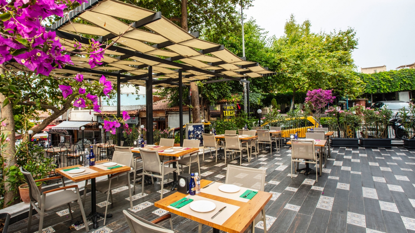 Mood Bistro Breakfast Hall